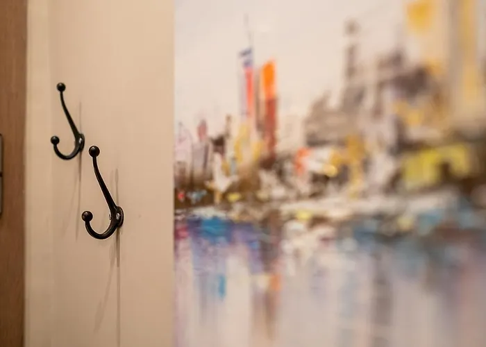 Bohemia - New With Stylish Design Daire *